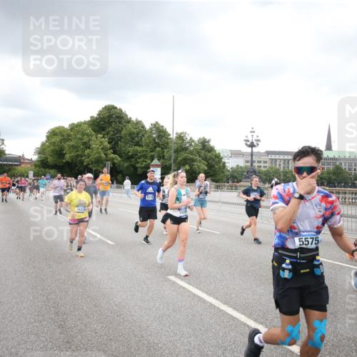 29.06.2025 - hella hamburg halbmarathon Jannik Wohlers http://msf.ph/oto/8495503 29.06.2025 10:55:25 Lombardsbrücke 3101, 3244, 4265, 4470, 4896, 5220, 5222, 5575, 6055, 6056, 6113, 6257, 6594, 7516, 7969, 8110, 8527, 8532, 8533, 8648, 9548, 9861, 9865, 9956, 10094, 10436, 10438, 10449, 10593, 11903, 11962, 11963, 12695, 13504, 13627, 14124, 14492, 15081, 15116, 15199, 15289, 15763, 15764, 16336, 16651, 16768, 16926, 17038, 17039, 17168, 17392, 18195, 18907 meine-sportfotos.de
