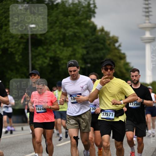 29.06.2025 - hella hamburg halbmarathon Dr. Thomas Lammeyer http://msf.ph/oto/8495525 29.06.2025 10:23:04 Kennedybrücke 1349, 1521, 2096, 2311, 2781, 3026, 3202, 3321, 3529, 3591, 3592, 4718, 4845, 5049, 5098, 5264, 5266, 5323, 5611, 5733, 5910, 6194, 6413, 6477, 6482, 7051, 7214, 7454, 7566, 7844, 8575, 8665, 8799, 9505, 9549, 9652, 9658, 9756, 9757, 9964, 10037, 10172, 10467, 10687, 10816, 11020 meine-sportfotos.de