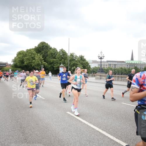 29.06.2025 - hella hamburg halbmarathon Jannik Wohlers http://msf.ph/oto/8495529 29.06.2025 10:55:26 Lombardsbrücke 2793, 3101, 3244, 4265, 4470, 4896, 5220, 5222, 5575, 6055, 6056, 6113, 6257, 6594, 7516, 7969, 8110, 8527, 8532, 8533, 8648, 9548, 9861, 9865, 9956, 10436, 10438, 10449, 10593, 11903, 11962, 11963, 12695, 13504, 13627, 14124, 14221, 14492, 15116, 15199, 15289, 15763, 15764, 16336, 16413, 16651, 16768, 16926, 17038, 17039, 17168, 17392, 18195, 18329, 18907 meine-sportfotos.de