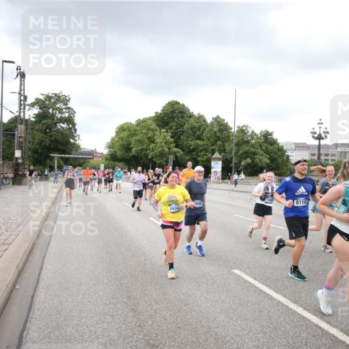 29.06.2025 - hella hamburg halbmarathon Jannik Wohlers http://msf.ph/oto/8495538 29.06.2025 10:55:26 Lombardsbrücke 2793, 3101, 3244, 4265, 4470, 4896, 5220, 5222, 5575, 6055, 6056, 6113, 6257, 6594, 7516, 7969, 8110, 8527, 8532, 8533, 8648, 9548, 9861, 9865, 9956, 10436, 10438, 10449, 10593, 11903, 11962, 11963, 12695, 13504, 13627, 14124, 14221, 14492, 15116, 15199, 15289, 15763, 15764, 16336, 16413, 16651, 16768, 16926, 17038, 17039, 17168, 17392, 18195, 18329, 18907 meine-sportfotos.de