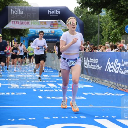 29.06.2025 - hella hamburg halbmarathon Strokosch-Dieckow http://msf.ph/oto/8495548 29.06.2025 10:41:27 Ziel 1570, 2579, 2797, 3204, 4893, 5987, 6771, 7432, 7774, 7796, 8358, 9885, 10783, 10894, 12588, 13457, 14275, 14555, 16084, 16816, 17159, 17882, 18412, 18442, 18491, 18509, 18573 meine-sportfotos.de