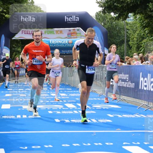29.06.2025 - hella hamburg halbmarathon Strokosch-Dieckow http://msf.ph/oto/8495602 29.06.2025 10:41:25 Ziel 1570, 2579, 2797, 3204, 4303, 4893, 5987, 6771, 7432, 7774, 7796, 8358, 10783, 10894, 12588, 13457, 13876, 14275, 14555, 16816, 17159, 17882, 18412, 18442, 18509, 18573, 18764 meine-sportfotos.de