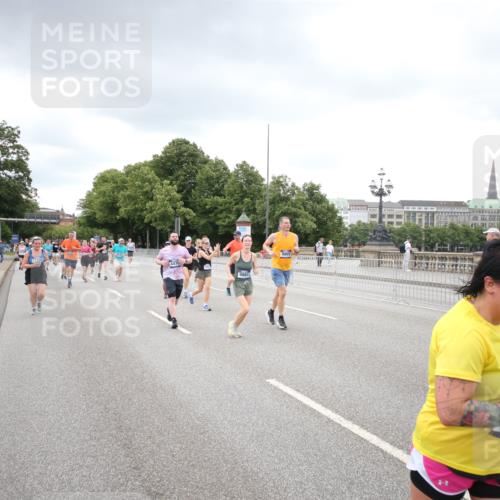 29.06.2025 - hella hamburg halbmarathon Jannik Wohlers http://msf.ph/oto/8495616 29.06.2025 10:55:28 Lombardsbrücke 2793, 3101, 3244, 3268, 4265, 4470, 4473, 4896, 5220, 5222, 5306, 5575, 5994, 6055, 6056, 6113, 6257, 6594, 7516, 7969, 8110, 8527, 8532, 8533, 8648, 9548, 9861, 9865, 9956, 10436, 10438, 10449, 10593, 10640, 11903, 11962, 11963, 12267, 12695, 13055, 13504, 13627, 14124, 14221, 14492, 15116, 15199, 15289, 15763, 15764, 16336, 16413, 16651, 16768, 16926, 17038, 17039, 17168, 17392, 18195, 18329, 18907 meine-sportfotos.de