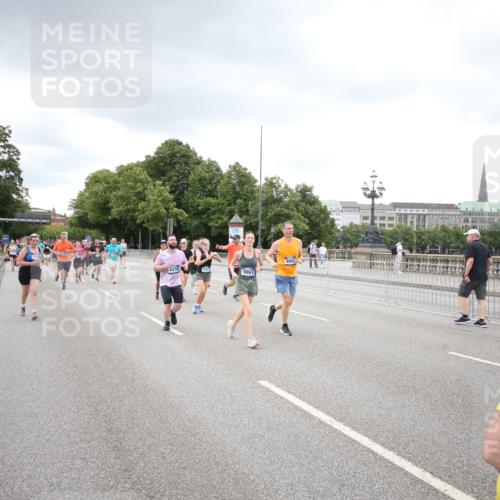 29.06.2025 - hella hamburg halbmarathon Jannik Wohlers http://msf.ph/oto/8495643 29.06.2025 10:55:28 Lombardsbrücke 2793, 3101, 3244, 3268, 4265, 4470, 4473, 4896, 5220, 5222, 5306, 5575, 5994, 6055, 6056, 6113, 6257, 6594, 7516, 7969, 8110, 8527, 8532, 8533, 8648, 9548, 9861, 9865, 9956, 10436, 10438, 10449, 10593, 10640, 11903, 11962, 11963, 12267, 12695, 13055, 13504, 13627, 14124, 14221, 14492, 15116, 15199, 15289, 15763, 15764, 16336, 16413, 16651, 16768, 16926, 17038, 17039, 17168, 17392, 18195, 18329, 18907 meine-sportfotos.de
