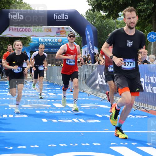29.06.2025 - hella hamburg halbmarathon Strokosch-Dieckow http://msf.ph/oto/8495692 29.06.2025 10:41:24 Ziel 1570, 2579, 2797, 3204, 4303, 4893, 5987, 6771, 7432, 7774, 7796, 8358, 10783, 12588, 13457, 13876, 14555, 16816, 17159, 17882, 18412, 18509, 18573, 18764 meine-sportfotos.de