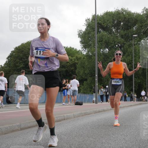 29.06.2025 - hella hamburg halbmarathon Luisa Fischer http://msf.ph/oto/8495708 29.06.2025 10:54:00 Kennedybrücke 112, 18067, 1478, 3647, 4695, 7133, 7161, 7677, 8833, 8986, 9096, 10437 meine-sportfotos.de