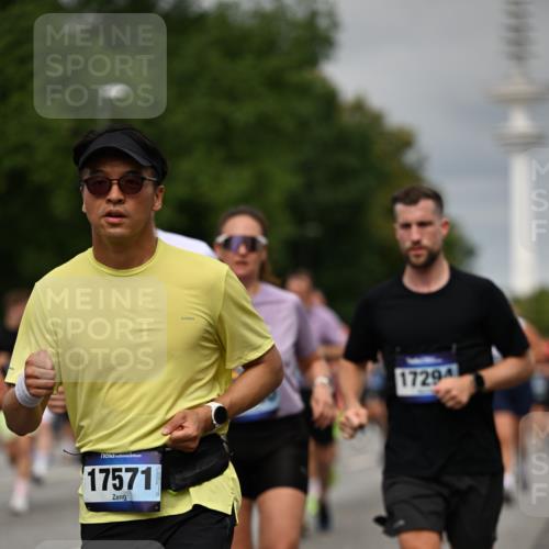 29.06.2025 - hella hamburg halbmarathon Dr. Thomas Lammeyer http://msf.ph/oto/8495710 29.06.2025 10:23:05 Kennedybrücke 1349, 1521, 1718, 2096, 2311, 2781, 3026, 3321, 3529, 3591, 3592, 4718, 4845, 5049, 5098, 5264, 5266, 5323, 5611, 5733, 5910, 6194, 6413, 6477, 6482, 7051, 7214, 7454, 7566, 7844, 8575, 8665, 8799, 9549, 9652, 9658, 9756, 9757, 9964, 10037, 10172, 10467, 10687, 10816 meine-sportfotos.de
