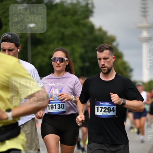 29.06.2025 - hella hamburg halbmarathon Dr. Thomas Lammeyer http://msf.ph/oto/8495724 29.06.2025 10:23:06 Kennedybrücke 1349, 1521, 1718, 2096, 2311, 2781, 3026, 3321, 3529, 3591, 3592, 4718, 4845, 5049, 5098, 5264, 5266, 5323, 5611, 5910, 6194, 6413, 6477, 6482, 7051, 7214, 7454, 7566, 7844, 8575, 8799, 9549, 9652, 9658, 9756, 9757, 9964, 10037, 10172, 10467, 10687, 10816, 11081 meine-sportfotos.de