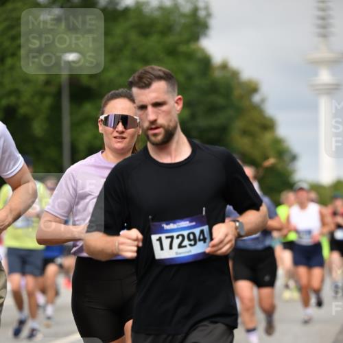 29.06.2025 - hella hamburg halbmarathon Dr. Thomas Lammeyer http://msf.ph/oto/8495746 29.06.2025 10:23:06 Kennedybrücke 1349, 1521, 1718, 2096, 2311, 2781, 3026, 3321, 3529, 3591, 3592, 4718, 4845, 5049, 5098, 5264, 5266, 5323, 5611, 5910, 6194, 6413, 6477, 6482, 7051, 7214, 7454, 7566, 7844, 8575, 8799, 9549, 9652, 9658, 9756, 9757, 9964, 10037, 10172, 10467, 10687, 10816, 11081 meine-sportfotos.de