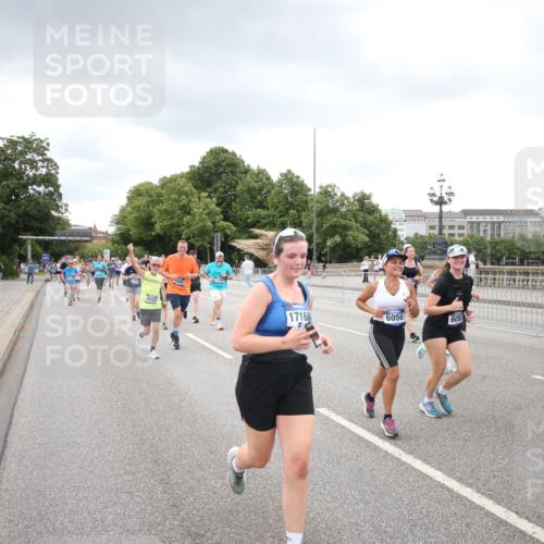 29.06.2025 - hella hamburg halbmarathon Jannik Wohlers http://msf.ph/oto/8495750 29.06.2025 10:55:31 Lombardsbrücke 2793, 3101, 3268, 4265, 4470, 4473, 4896, 5220, 5306, 5575, 5994, 6055, 6056, 6113, 6257, 6494, 6594, 7516, 7616, 7969, 8110, 8532, 8533, 8648, 9548, 9838, 9861, 9865, 9956, 10436, 10438, 10449, 10640, 11903, 11962, 11963, 12267, 13055, 13504, 13627, 14124, 14221, 14280, 14281, 14492, 15199, 15289, 15763, 15764, 16413, 16651, 16768, 16960, 17038, 17039, 17168, 18195, 18329, 18907 meine-sportfotos.de