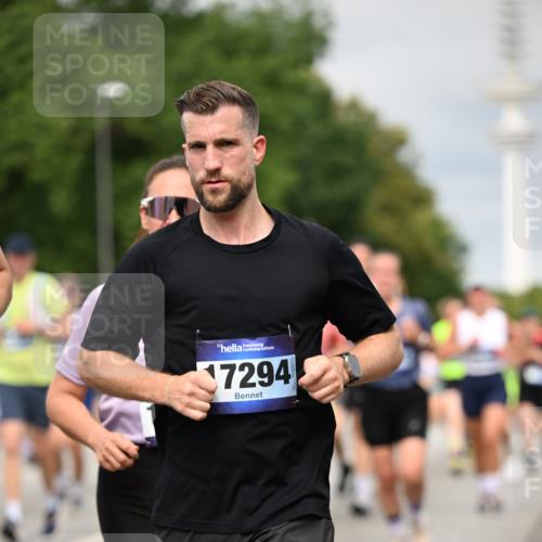 29.06.2025 - hella hamburg halbmarathon Dr. Thomas Lammeyer http://msf.ph/oto/8495751 29.06.2025 10:23:06 Kennedybrücke 1349, 1521, 1718, 2096, 2311, 2781, 3026, 3321, 3529, 3591, 3592, 4718, 4845, 5049, 5098, 5264, 5266, 5323, 5611, 5910, 6194, 6413, 6477, 6482, 7051, 7214, 7454, 7566, 7844, 8575, 8799, 9549, 9652, 9658, 9756, 9757, 9964, 10037, 10172, 10467, 10687, 10816, 11081 meine-sportfotos.de