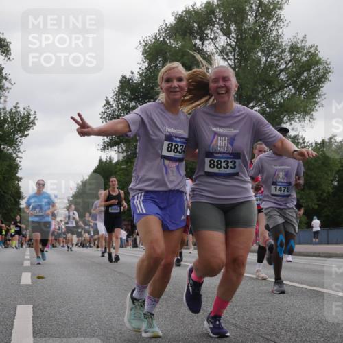 29.06.2025 - hella hamburg halbmarathon Luisa Fischer http://msf.ph/oto/8495778 29.06.2025 10:54:04 Kennedybrücke 1643, 15105, 18404, 8986, 8834, 8833, 49, 1478, 1478, 3647, 6178, 7133, 7161, 7677, 8833, 8986, 10437 meine-sportfotos.de