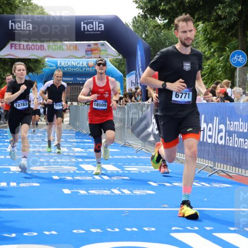 29.06.2025 - hella hamburg halbmarathon Strokosch-Dieckow http://msf.ph/oto/8495800 29.06.2025 10:41:24 Ziel 1570, 2579, 2797, 3204, 4303, 4893, 5987, 6771, 7432, 7774, 7796, 8358, 10783, 12588, 13457, 13876, 14555, 16816, 17159, 17882, 18412, 18509, 18573, 18764 meine-sportfotos.de