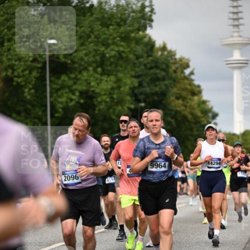 29.06.2025 - hella hamburg halbmarathon Dr. Thomas Lammeyer http://msf.ph/oto/8495832 29.06.2025 10:23:07 Kennedybrücke 1349, 1521, 1718, 2096, 2311, 2781, 3026, 3321, 3529, 3591, 3592, 4718, 4845, 5034, 5049, 5098, 5264, 5266, 5323, 5910, 6194, 6413, 6477, 6482, 7051, 7214, 7252, 7454, 7566, 7844, 8575, 8799, 9549, 9652, 9658, 9756, 9757, 9964, 10037, 10172, 10687, 10816, 11081 meine-sportfotos.de