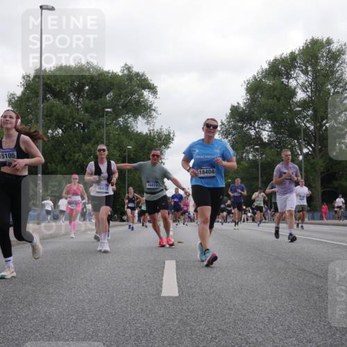 29.06.2025 - hella hamburg halbmarathon Luisa Fischer http://msf.ph/oto/8495860 29.06.2025 10:54:09 Kennedybrücke 15105, 16412, 16410, 18404, 14127, 6170, 3647, 4848, 6178, 7141, 8986, 9605, 10437 meine-sportfotos.de