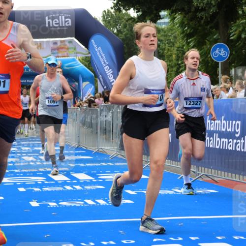 29.06.2025 - hella hamburg halbmarathon Strokosch-Dieckow http://msf.ph/oto/8495917 29.06.2025 10:44:26 Ziel 1057, 1468, 1902, 3305, 4310, 4691, 7191, 7322, 7710, 8928, 12327, 12554, 14464, 14667, 15862, 16803, 17097, 17729, 18765, 18806 meine-sportfotos.de