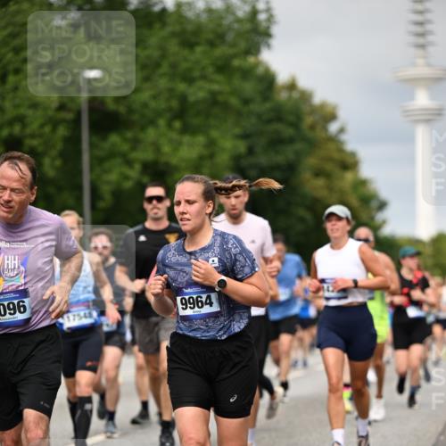 29.06.2025 - hella hamburg halbmarathon Dr. Thomas Lammeyer http://msf.ph/oto/8495921 29.06.2025 10:23:08 Kennedybrücke 1349, 1521, 1718, 2096, 2311, 2781, 3026, 3321, 3529, 3591, 3592, 4718, 4845, 5034, 5049, 5098, 5264, 5266, 5323, 5910, 6194, 6477, 6482, 7051, 7214, 7252, 7454, 7566, 7844, 8575, 8799, 9549, 9652, 9658, 9756, 9757, 9964, 10037, 10172, 10687, 10816, 11081 meine-sportfotos.de