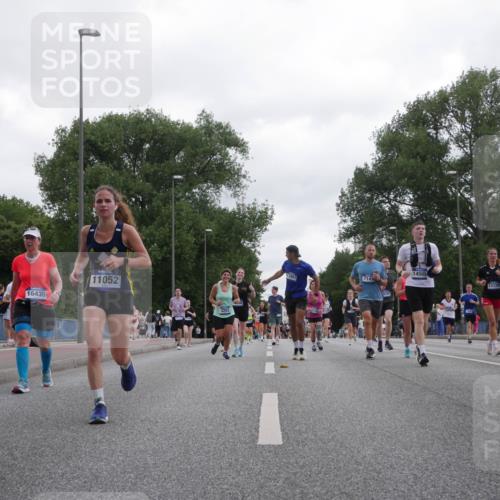29.06.2025 - hella hamburg halbmarathon Luisa Fischer http://msf.ph/oto/8495939 29.06.2025 10:54:14 Kennedybrücke 16436, 11052, 3203, 13887, 7141, 4767, 14505, 13128, 13143, 2358, 2859, 4848, 5530, 6178, 7141, 9605 meine-sportfotos.de