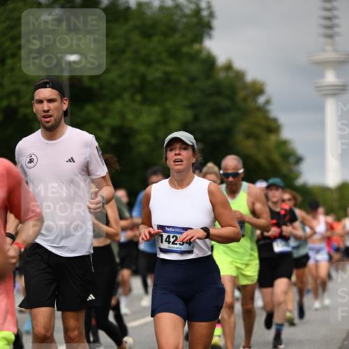 29.06.2025 - hella hamburg halbmarathon Dr. Thomas Lammeyer http://msf.ph/oto/8496089 29.06.2025 10:23:10 Kennedybrücke 1349, 1718, 2096, 2311, 2589, 2781, 2895, 3026, 3321, 3529, 3591, 3592, 4718, 4845, 5034, 5049, 5098, 5323, 5910, 6194, 6270, 6477, 6482, 7051, 7214, 7252, 7454, 7566, 7844, 8575, 8799, 9549, 9652, 9658, 9756, 9757, 9964, 10037, 10172, 10687, 10816, 11081 meine-sportfotos.de