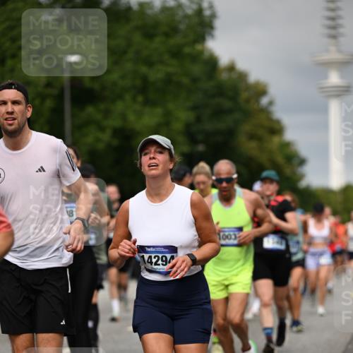 29.06.2025 - hella hamburg halbmarathon Dr. Thomas Lammeyer http://msf.ph/oto/8496103 29.06.2025 10:23:10 Kennedybrücke 1349, 1718, 2096, 2311, 2589, 2781, 2895, 3026, 3321, 3529, 3591, 3592, 4718, 4845, 5034, 5049, 5098, 5323, 5910, 6194, 6270, 6477, 6482, 7051, 7214, 7252, 7454, 7566, 7844, 8575, 8799, 9549, 9652, 9658, 9756, 9757, 9964, 10037, 10172, 10687, 10816, 11081 meine-sportfotos.de