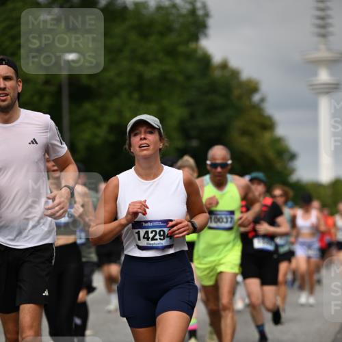 29.06.2025 - hella hamburg halbmarathon Dr. Thomas Lammeyer http://msf.ph/oto/8496113 29.06.2025 10:23:11 Kennedybrücke 1349, 1718, 2096, 2311, 2589, 2781, 2895, 3026, 3105, 3118, 3321, 3529, 3591, 3592, 4718, 4845, 5034, 5049, 5098, 5323, 6194, 6270, 6477, 6482, 7051, 7214, 7252, 7566, 7844, 8575, 8799, 9549, 9652, 9658, 9756, 9757, 9964, 10037, 10172, 10687, 10816, 11081 meine-sportfotos.de
