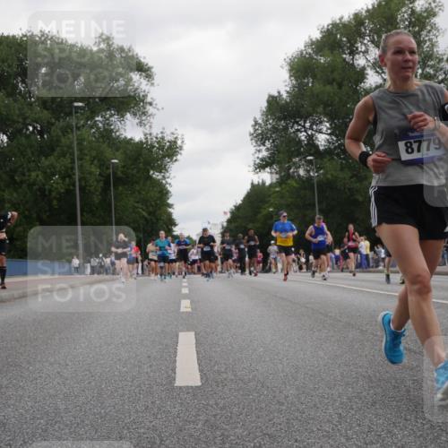 29.06.2025 - hella hamburg halbmarathon Luisa Fischer http://msf.ph/oto/8496126 29.06.2025 10:54:30 Kennedybrücke 8779, 1208, 3229, 4771, 7769, 8779, 9166, 9167, 9933 meine-sportfotos.de