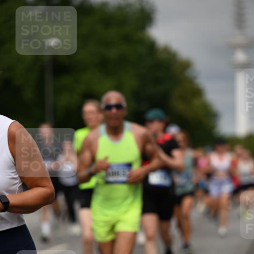 29.06.2025 - hella hamburg halbmarathon Dr. Thomas Lammeyer http://msf.ph/oto/8496182 29.06.2025 10:23:12 Kennedybrücke 1349, 1718, 2096, 2311, 2589, 2781, 2895, 3026, 3105, 3118, 3321, 3529, 3591, 3592, 4718, 4845, 5034, 5049, 5098, 5323, 6194, 6270, 6477, 6482, 7051, 7214, 7252, 7566, 7844, 8575, 8799, 9549, 9652, 9658, 9756, 9757, 9964, 10037, 10172, 10687, 10816, 11081 meine-sportfotos.de