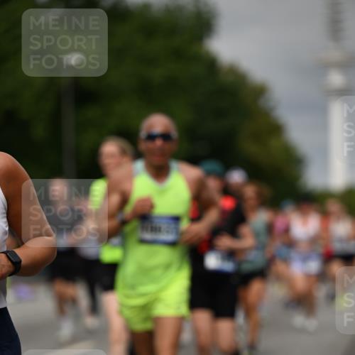 29.06.2025 - hella hamburg halbmarathon Dr. Thomas Lammeyer http://msf.ph/oto/8496189 29.06.2025 10:23:12 Kennedybrücke 1349, 1718, 2096, 2311, 2589, 2781, 2895, 3026, 3105, 3118, 3321, 3529, 3591, 3592, 4718, 4845, 5034, 5049, 5098, 5323, 6194, 6270, 6477, 6482, 7051, 7214, 7252, 7566, 7844, 8575, 8799, 9549, 9652, 9658, 9756, 9757, 9964, 10037, 10172, 10687, 10816, 11081 meine-sportfotos.de