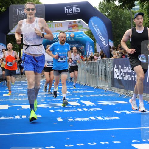 29.06.2025 - hella hamburg halbmarathon Strokosch-Dieckow http://msf.ph/oto/8496208 29.06.2025 10:44:23 Ziel 1057, 1220, 1413, 1902, 4310, 4691, 5275, 7191, 7322, 8928, 9444, 12327, 12528, 12554, 14464, 14667, 16547, 16803, 16893, 17729, 18765, 18806 meine-sportfotos.de