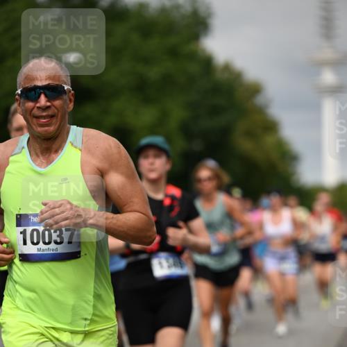 29.06.2025 - hella hamburg halbmarathon Dr. Thomas Lammeyer http://msf.ph/oto/8496230 29.06.2025 10:23:13 Kennedybrücke 1349, 1718, 2096, 2311, 2589, 2781, 2895, 3026, 3105, 3118, 3321, 3529, 3591, 3592, 4718, 4845, 5034, 5098, 5323, 6194, 6270, 6477, 6482, 7051, 7252, 7566, 7844, 8575, 8799, 9549, 9652, 9658, 9756, 9757, 9964, 10037, 10172, 10687, 10816, 11081 meine-sportfotos.de