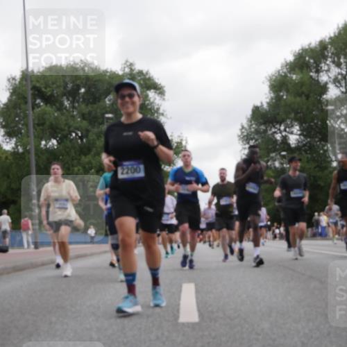 29.06.2025 - hella hamburg halbmarathon Luisa Fischer http://msf.ph/oto/8496231 29.06.2025 10:54:39 Kennedybrücke 2200, 1930, 2202, 2380, 3838, 4771, 5286, 5289, 7012, 7938, 8410, 9166, 9167, 9933, 10636 meine-sportfotos.de