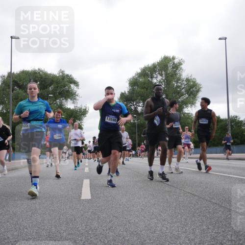 29.06.2025 - hella hamburg halbmarathon Luisa Fischer http://msf.ph/oto/8496250 29.06.2025 10:54:40 Kennedybrücke 152, 1338, 505, 13846, 1930, 13598, 5092, 16501, 1650, 2300, 1930, 2202, 2380, 3838, 4771, 5286, 5289, 7012, 7938, 8410, 9166, 9167, 9933, 10552, 10636 meine-sportfotos.de