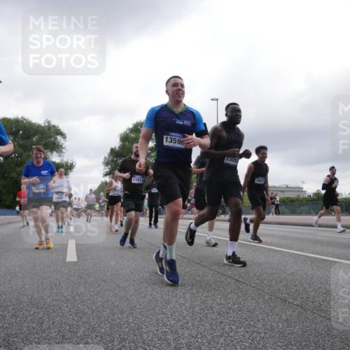 29.06.2025 - hella hamburg halbmarathon Luisa Fischer http://msf.ph/oto/8496263 29.06.2025 10:54:41 Kennedybrücke 05, 13846, 1930, 1157, 11913, 13598, 15092, 16501, 1930, 2202, 2380, 3838, 4652, 4771, 5286, 5289, 5357, 7012, 7938, 8410, 9166, 9167, 9933, 10552, 10636 meine-sportfotos.de