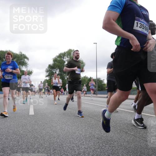 29.06.2025 - hella hamburg halbmarathon Luisa Fischer http://msf.ph/oto/8496269 29.06.2025 10:54:42 Kennedybrücke 13846, 1930, 11577, 191, 13598, 1930, 2202, 2380, 3838, 4652, 5286, 5289, 5357, 7012, 7938, 8410, 9166, 9167, 9933, 10552, 10636 meine-sportfotos.de
