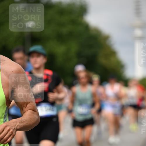 29.06.2025 - hella hamburg halbmarathon Dr. Thomas Lammeyer http://msf.ph/oto/8496294 29.06.2025 10:23:14 Kennedybrücke 1325, 1349, 1718, 1755, 2017, 2096, 2311, 2589, 2781, 2895, 3026, 3105, 3118, 3321, 3529, 3592, 4718, 4722, 4845, 5034, 5098, 5323, 6194, 6270, 6477, 6482, 7051, 7252, 7566, 7844, 8575, 8799, 9252, 9549, 9652, 9658, 9756, 9757, 9964, 10037, 10172, 10687, 10816, 11081 meine-sportfotos.de