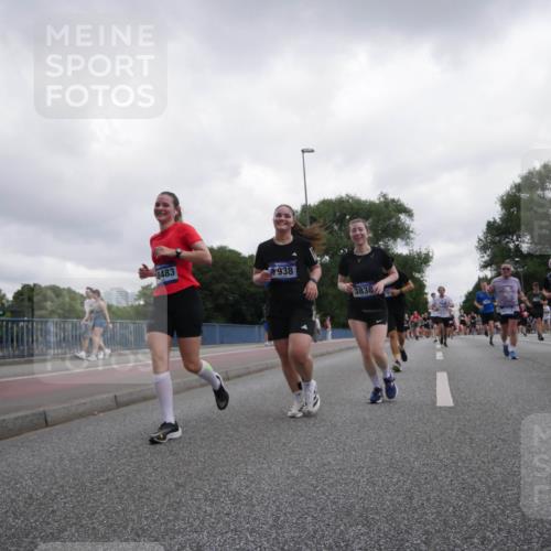 29.06.2025 - hella hamburg halbmarathon Luisa Fischer http://msf.ph/oto/8496322 29.06.2025 10:54:46 Kennedybrücke 8483, 938, 10636, 3838, 1617, 1930, 2202, 2380, 2484, 2485, 3838, 4652, 5286, 5289, 5357, 6945, 7012, 7938, 8410, 10521, 10552, 10636 meine-sportfotos.de