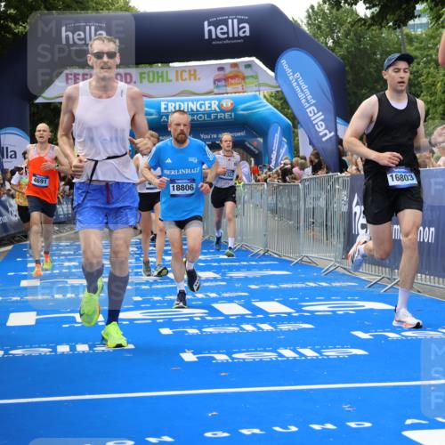 29.06.2025 - hella hamburg halbmarathon Strokosch-Dieckow http://msf.ph/oto/8496324 29.06.2025 10:44:23 Ziel 1057, 1220, 1413, 1902, 4310, 4691, 5275, 7191, 7322, 8928, 9444, 12327, 12528, 12554, 14464, 14667, 16547, 16803, 16893, 17729, 18765, 18806 meine-sportfotos.de
