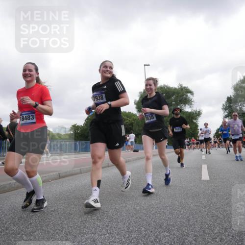 29.06.2025 - hella hamburg halbmarathon Luisa Fischer http://msf.ph/oto/8496328 29.06.2025 10:54:46 Kennedybrücke 18483, 7938, 3838, 7012, 20372, 2202, 1617, 1930, 2202, 2380, 2484, 2485, 3838, 4652, 5286, 5289, 5357, 6945, 7012, 7938, 8410, 10521, 10552, 10636 meine-sportfotos.de