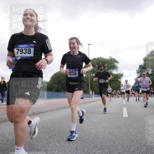 29.06.2025 - hella hamburg halbmarathon Luisa Fischer http://msf.ph/oto/8496334 29.06.2025 10:54:46 Kennedybrücke 7938, 3838, 7012, 20372, 2202, 1617, 1930, 2202, 2380, 2484, 2485, 3838, 4652, 5286, 5289, 5357, 6945, 7012, 7938, 8410, 10521, 10552, 10636 meine-sportfotos.de