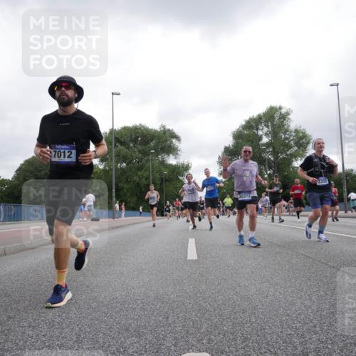 29.06.2025 - hella hamburg halbmarathon Luisa Fischer http://msf.ph/oto/8496346 29.06.2025 10:54:47 Kennedybrücke 7012, 14937, 2202, 20372, 1617, 2202, 2380, 2484, 2485, 2778, 3838, 4652, 5286, 5289, 5357, 6945, 7012, 7938, 8410, 10521, 10552, 10636 meine-sportfotos.de