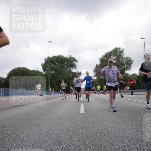 29.06.2025 - hella hamburg halbmarathon Luisa Fischer http://msf.ph/oto/8496350 29.06.2025 10:54:48 Kennedybrücke 14937, 20372, 5357, 2202, 1617, 2202, 2484, 2485, 2736, 2778, 3838, 4652, 5286, 5289, 5357, 6945, 7012, 7938, 7992, 8410, 10521, 10552, 10636 meine-sportfotos.de