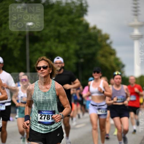 29.06.2025 - hella hamburg halbmarathon Dr. Thomas Lammeyer http://msf.ph/oto/8496358 29.06.2025 10:23:15 Kennedybrücke 1325, 1349, 1718, 1755, 2017, 2096, 2311, 2589, 2781, 2895, 3026, 3105, 3118, 3529, 4718, 4722, 4845, 5034, 5098, 5323, 6194, 6270, 6477, 6482, 6736, 7051, 7252, 7566, 7844, 8575, 8761, 8799, 9252, 9652, 9658, 9756, 9757, 9964, 10037, 10687, 10816, 11081 meine-sportfotos.de