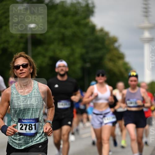 29.06.2025 - hella hamburg halbmarathon Dr. Thomas Lammeyer http://msf.ph/oto/8496364 29.06.2025 10:23:16 Kennedybrücke 1325, 1332, 1349, 1718, 1755, 2017, 2096, 2311, 2589, 2781, 2895, 3026, 3105, 3118, 3529, 4718, 4722, 4845, 5034, 5080, 5098, 5323, 6194, 6270, 6477, 6482, 6736, 7051, 7252, 7566, 7844, 8575, 8761, 9252, 9652, 9756, 9757, 9964, 10037, 10129, 10687, 10816, 11081 meine-sportfotos.de