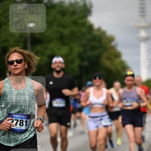 29.06.2025 - hella hamburg halbmarathon Dr. Thomas Lammeyer http://msf.ph/oto/8496366 29.06.2025 10:23:16 Kennedybrücke 1325, 1332, 1349, 1718, 1755, 2017, 2096, 2311, 2589, 2781, 2895, 3026, 3105, 3118, 3529, 4718, 4722, 4845, 5034, 5080, 5098, 5323, 6194, 6270, 6477, 6482, 6736, 7051, 7252, 7566, 7844, 8575, 8761, 9252, 9652, 9756, 9757, 9964, 10037, 10129, 10687, 10816, 11081 meine-sportfotos.de