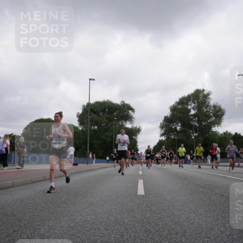29.06.2025 - hella hamburg halbmarathon Luisa Fischer http://msf.ph/oto/8496371 29.06.2025 10:54:51 Kennedybrücke 11034, 1617, 2202, 2484, 2485, 2736, 2778, 4652, 5357, 5716, 6091, 6945, 7992, 8621, 10521, 10552, 10673 meine-sportfotos.de