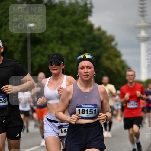 29.06.2025 - hella hamburg halbmarathon Dr. Thomas Lammeyer http://msf.ph/oto/8496392 29.06.2025 10:23:17 Kennedybrücke 1325, 1332, 1349, 1718, 1755, 2017, 2096, 2311, 2589, 2781, 2895, 3026, 3105, 3118, 3529, 4110, 4718, 4722, 4845, 5034, 5080, 5098, 5323, 6194, 6270, 6477, 6482, 6542, 6736, 7051, 7252, 7566, 7844, 8575, 8761, 9252, 9270, 9272, 9652, 9756, 9757, 9856, 9964, 10037, 10124, 10129, 10687, 10816, 11081 meine-sportfotos.de