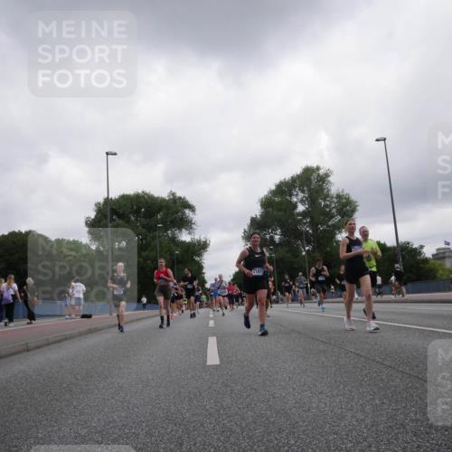 29.06.2025 - hella hamburg halbmarathon Luisa Fischer http://msf.ph/oto/8496400 29.06.2025 10:54:54 Kennedybrücke 11971, 2485, 3184, 1617, 2484, 2485, 2736, 2778, 3038, 4652, 5357, 5716, 6091, 6945, 7992, 8200, 8621, 10521, 10614, 10673 meine-sportfotos.de