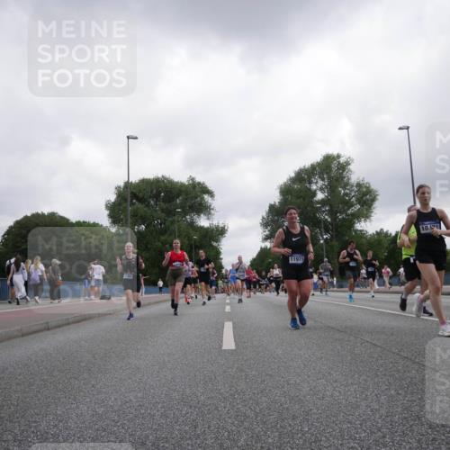 29.06.2025 - hella hamburg halbmarathon Luisa Fischer http://msf.ph/oto/8496405 29.06.2025 10:54:55 Kennedybrücke 3184, 14010, 11971, 10, 31, 1617, 2484, 2485, 2736, 2778, 3038, 5716, 6091, 6945, 7825, 7992, 8200, 8621, 10521, 10614, 10673 meine-sportfotos.de