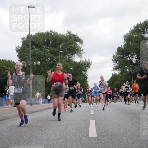 29.06.2025 - hella hamburg halbmarathon Luisa Fischer http://msf.ph/oto/8496416 29.06.2025 10:54:55 Kennedybrücke 3184, 14010, 2736, 1476, 2778, 1617, 2484, 2485, 2736, 2778, 3038, 5716, 6091, 6945, 7825, 7992, 8200, 8621, 10521, 10614, 10673 meine-sportfotos.de