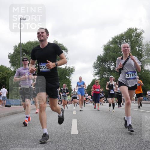 29.06.2025 - hella hamburg halbmarathon Luisa Fischer http://msf.ph/oto/8496449 29.06.2025 10:54:58 Kennedybrücke 2730, 4748, 11875, 2778, 6091, 1203, 1404, 1617, 2736, 2778, 3038, 5062, 5716, 6091, 6945, 7825, 7992, 8200, 8621, 10614, 10673 meine-sportfotos.de